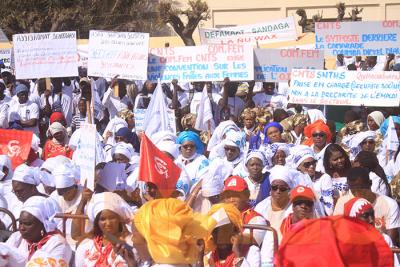 1525196161_639_45-photos-fete-du-travail-le-1er-mai-a-dakar-regardez-le-defile.jpg