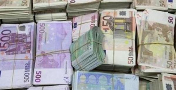 Le nombre de faux billets d'euros saisis a atteint son plus bas niveau en  2020 